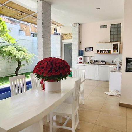 Capricorn Villa Seminyak Buitenkant foto